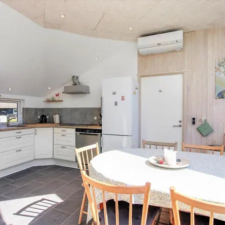 Annalise - 1km From The Sea In Western Jutland By Interhome